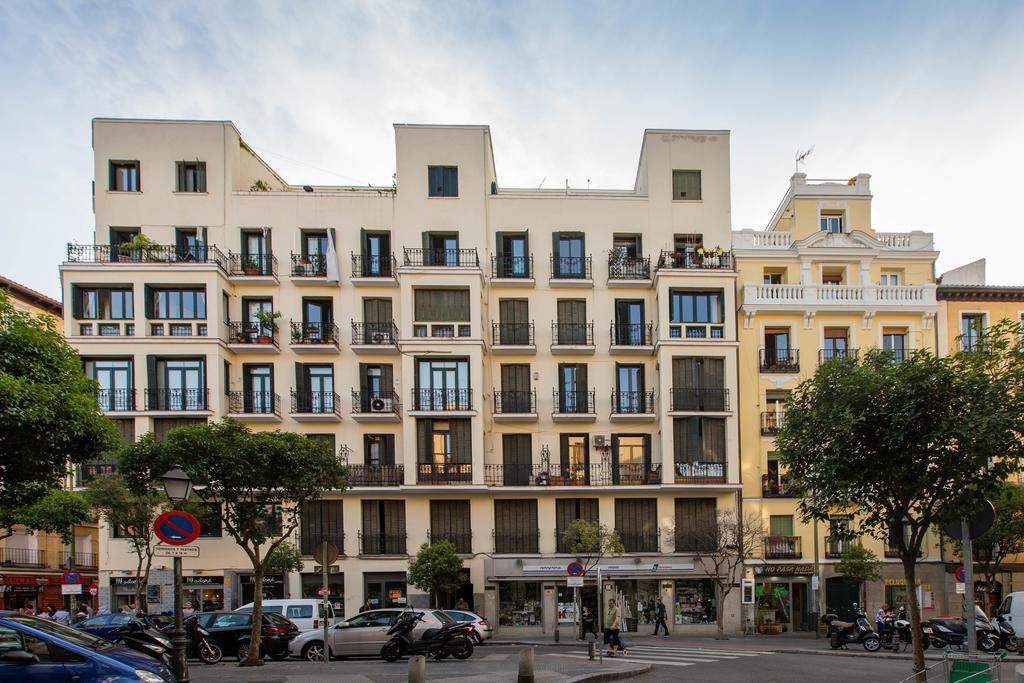 Апартаменти Bookinmadrid Com - Cascorro Sq 18 Pax Екстер'єр фото