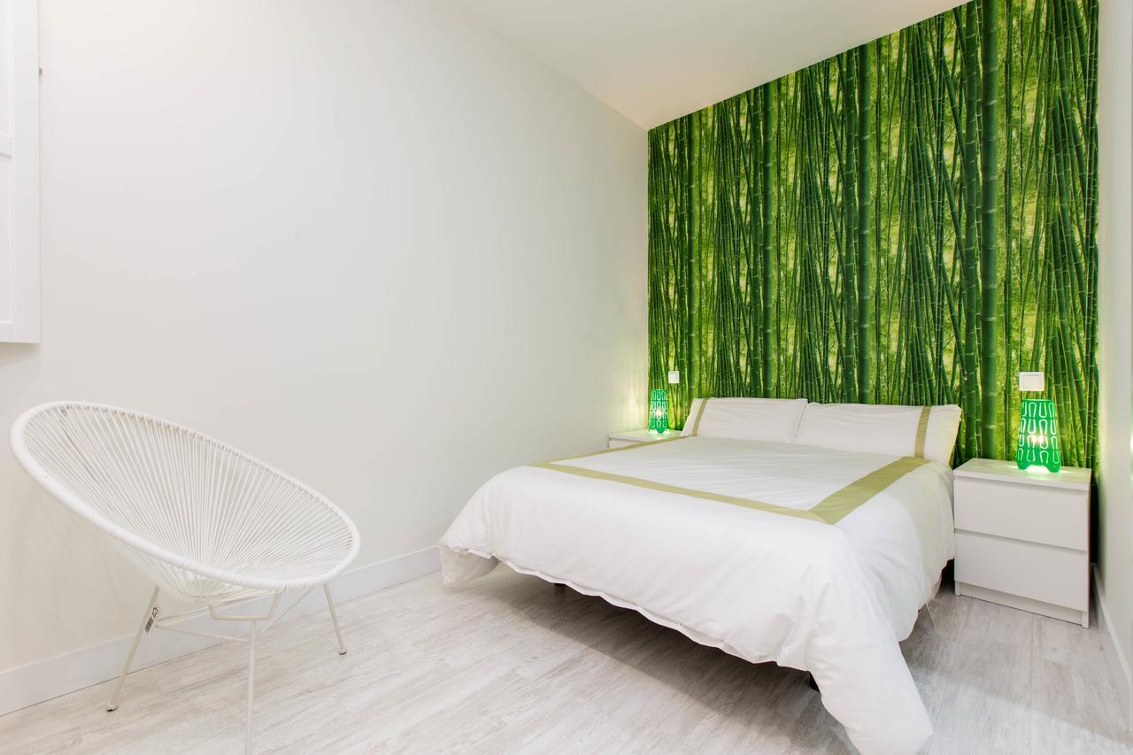 Апартаменти Bookinmadrid Com - Cascorro Sq 18 Pax Екстер'єр фото