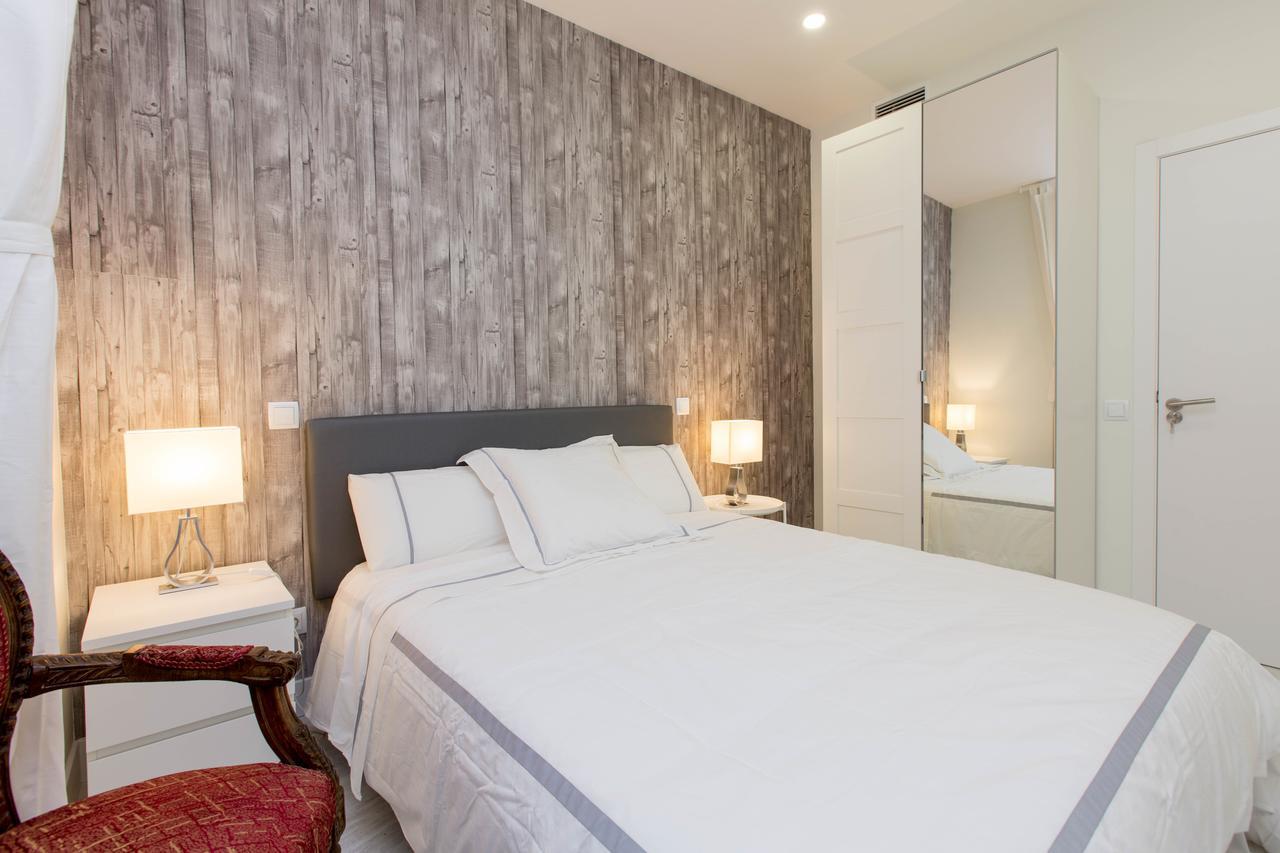 Апартаменти Bookinmadrid Com - Cascorro Sq 18 Pax Екстер'єр фото