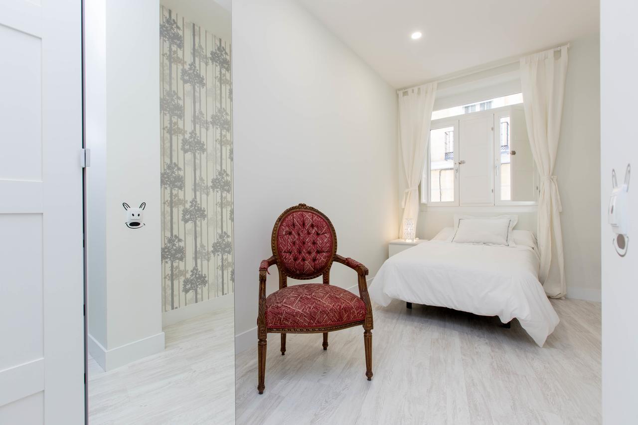 Апартаменти Bookinmadrid Com - Cascorro Sq 18 Pax Екстер'єр фото