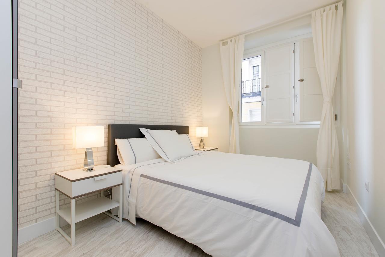 Апартаменти Bookinmadrid Com - Cascorro Sq 18 Pax Екстер'єр фото