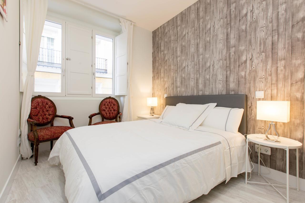 Апартаменти Bookinmadrid Com - Cascorro Sq 18 Pax Екстер'єр фото