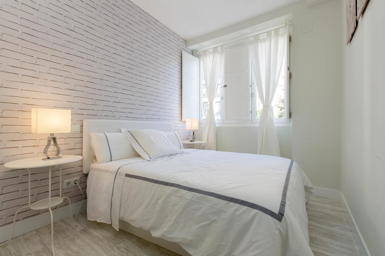 Апартаменти Bookinmadrid Com - Cascorro Sq 18 Pax Екстер'єр фото
